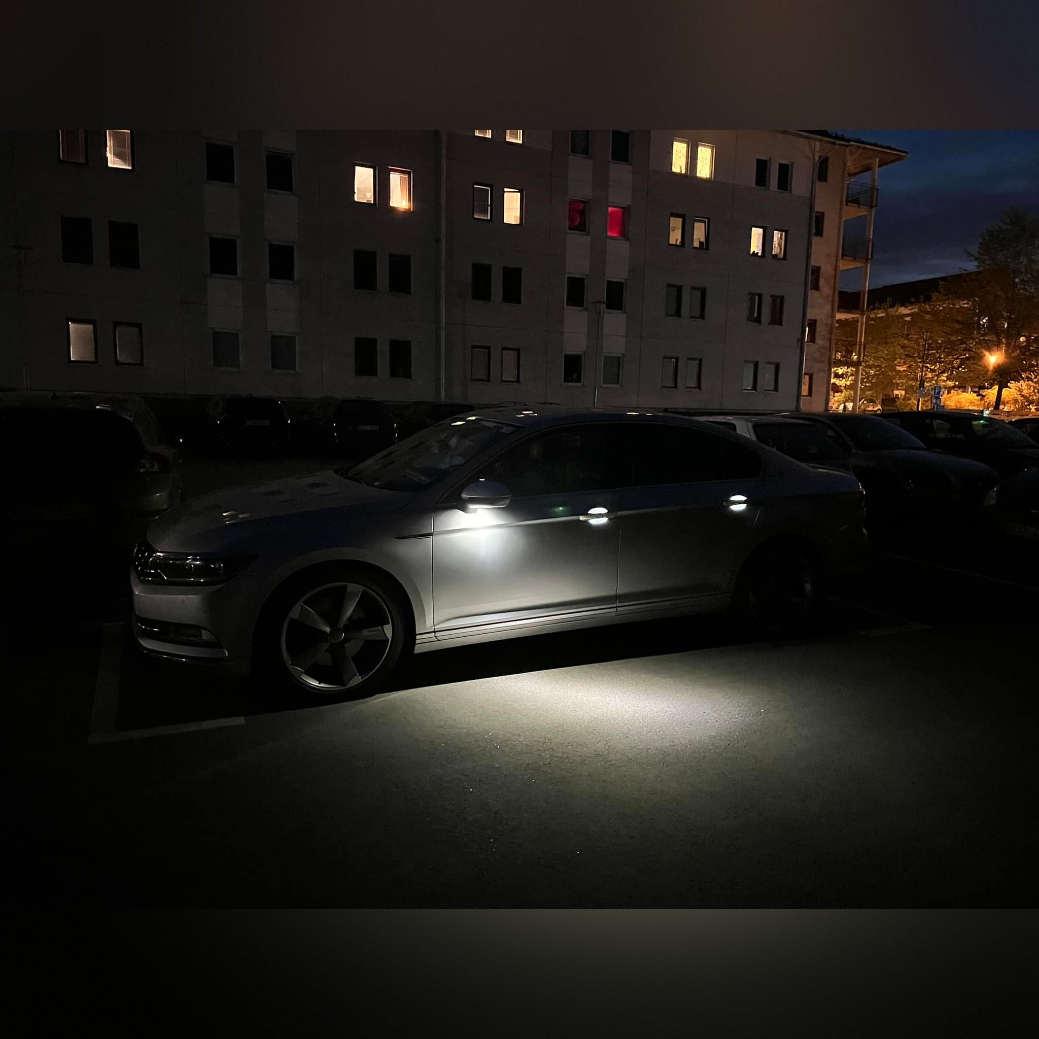 Illuminated Exterior Door Handles for Passat and Tiguan PAINTED